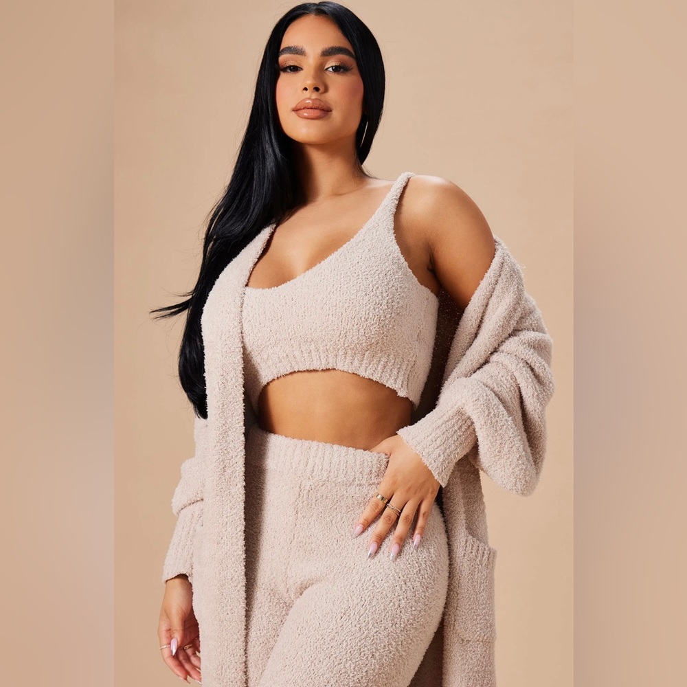 FashionNova 3-piece legging set - Picture 3 of 10